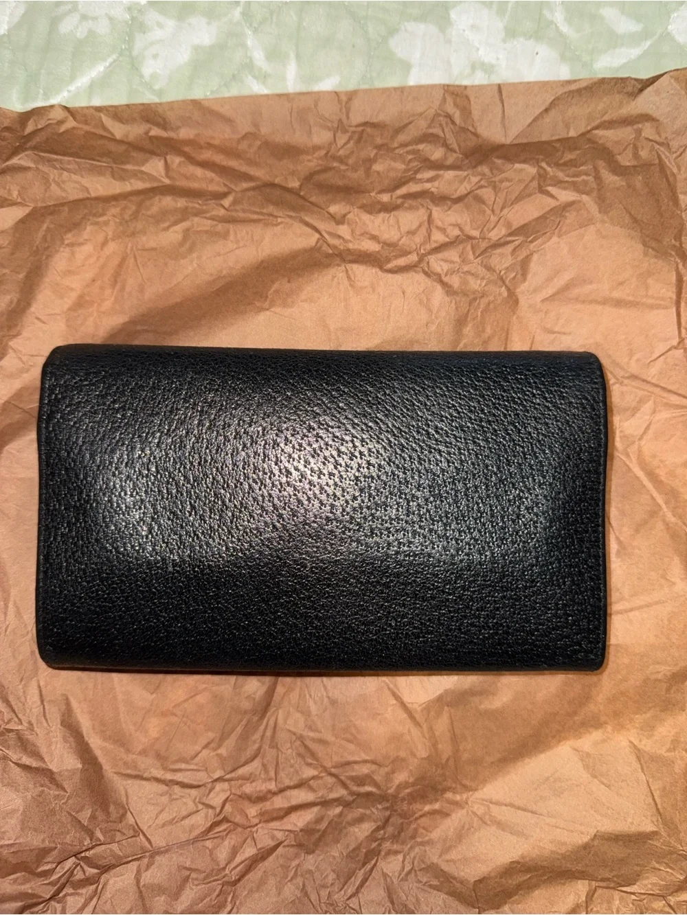 Gucci women’s kiss lock wallet